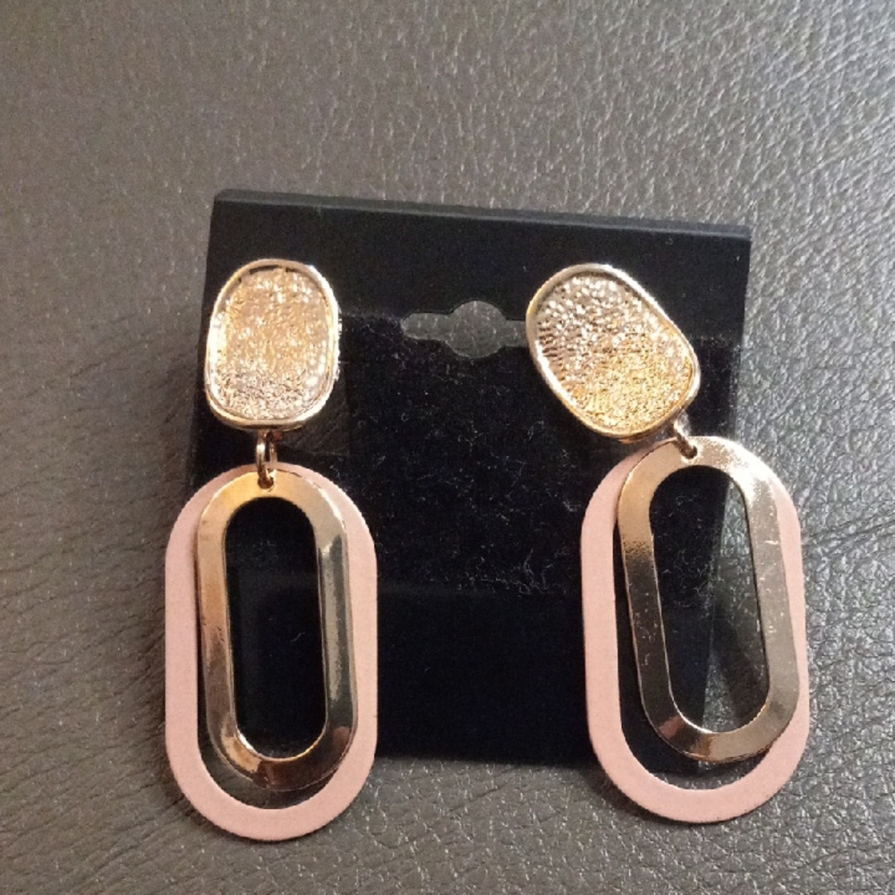 CLIP-ON EARRINGS Gold and Pink Oval Drop
